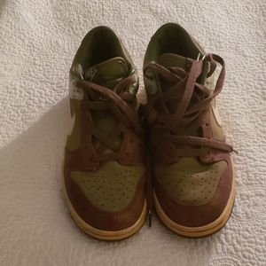 Nike low top sneakers